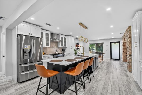 Lake Clarke Waterway Estates, 8416 Pine Tree Ln, West Palm Beach, Florida 33406, image 1