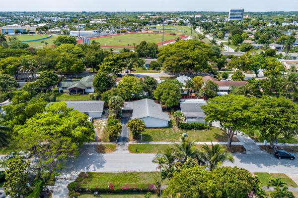 Palm Beach Lakes South, 413 Ontario Pl, West Palm Beach, Florida 33409, image 3