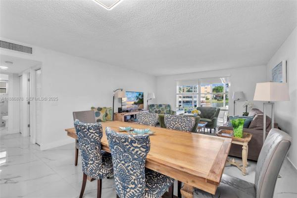 Meadowbrook Lakes, 205 SE 11th Ter #101, Dania Beach, Florida 33004, image 3