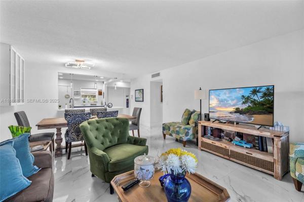 Meadowbrook Lakes, 205 SE 11th Ter #101, Dania Beach, Florida 33004, image 1