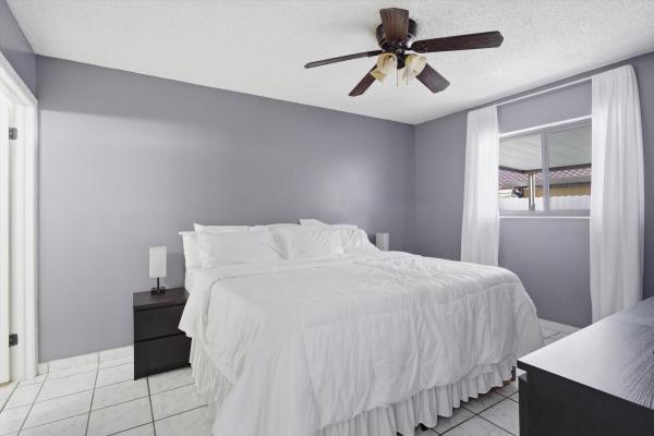 Alameda By The Lake, 5465 W 27th Ln, Hialeah, Florida 33016, image 2