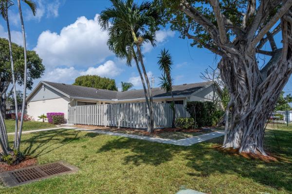 Quadrille Villas, 8007 Ambach Way, Hypoluxo, Florida 33462, image 1