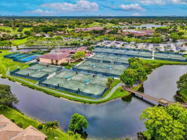 Canterbury, 283 Canterbury Dr W, Palm Beach Gardens, Florida 33418, image 2