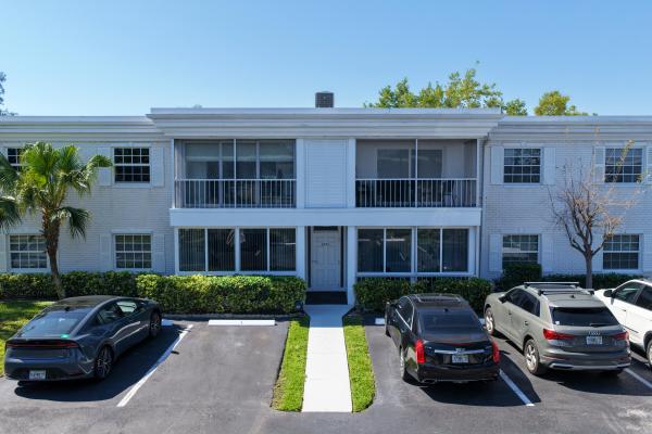 Bay Colony Club, 6231 Bay Club Dr #4, Fort Lauderdale, Florida 33308, image 3
