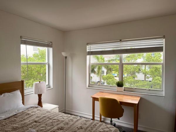 Leisure House, 3000 Riomar St #410, Fort Lauderdale, Florida 33304, image 3