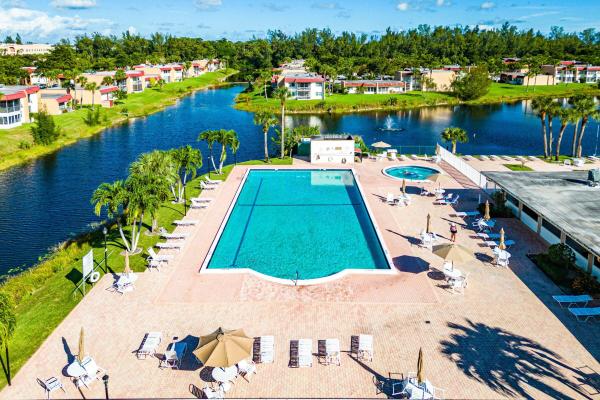 Golden Lakes Village, 130 Lake Meryl Dr #228, West Palm Beach, Florida 33411, image 2