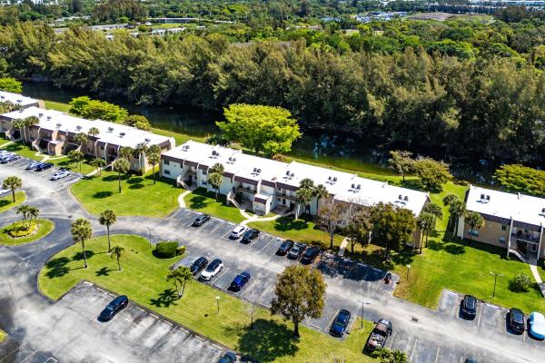 Golden Lakes Village, 130 Lake Meryl Dr #228, West Palm Beach, Florida 33411, image 1