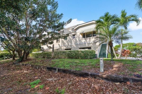 Bella Vista On The Park, 820 Bella Vista Ct S #20, Jupiter, Florida 33477, image 2