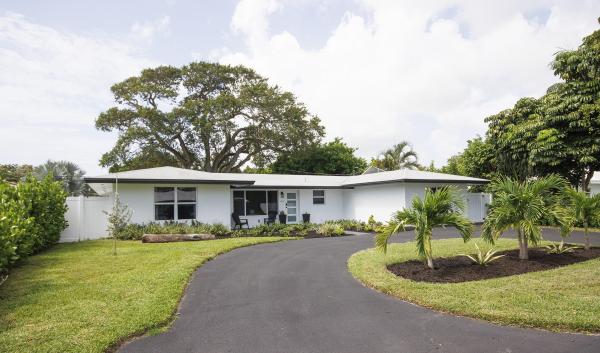 Lighthouse Point Estates, 1950 NE 30th St, Lighthouse Point, Florida 33064, image 2