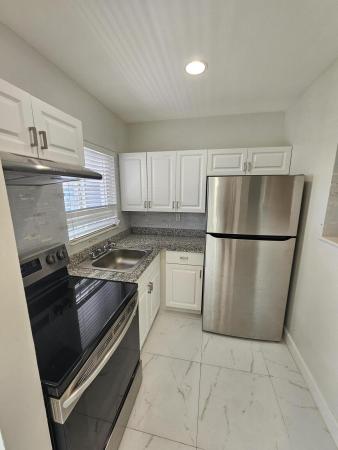 Leisureville Lake, 1115 Lake Ter #208, Boynton Beach, Florida 33426, image 2