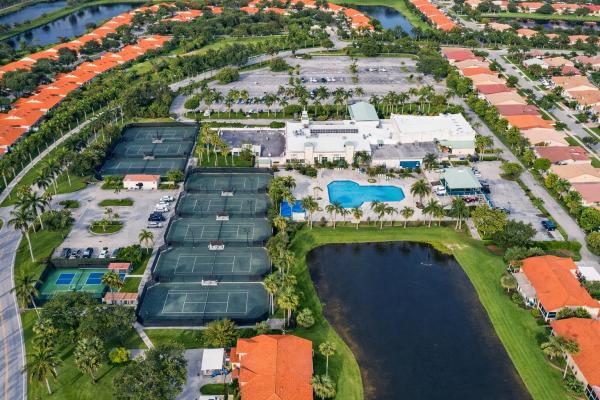 Palm Isles West, 9624 Crescent View Dr N, Boynton Beach, Florida 33437, image 3