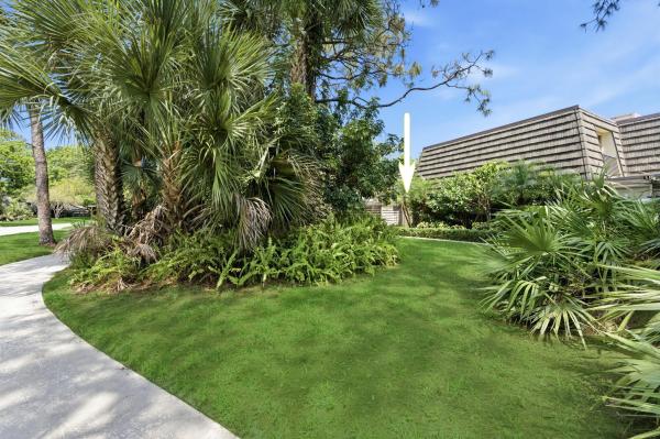 Glenwood Townhomes, 1424 14th Ter, Palm Beach Gardens, Florida 33418, image 1