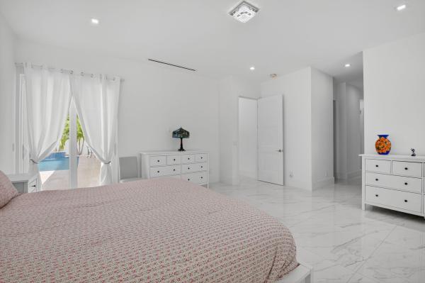 Boca Raton Riviera, 711 NE 6th St, Boca Raton, Florida 33432, image 1