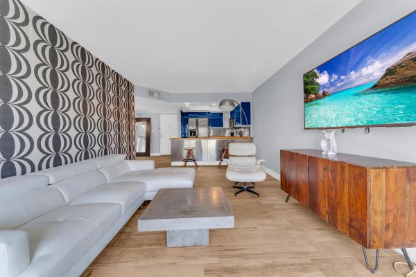 River Manor, 3004 NE 5th Ter #206-c, Wilton Manors, Florida 33334, image 1