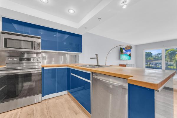 River Manor, 3004 NE 5th Ter #206-c, Wilton Manors, Florida 33334, image 1