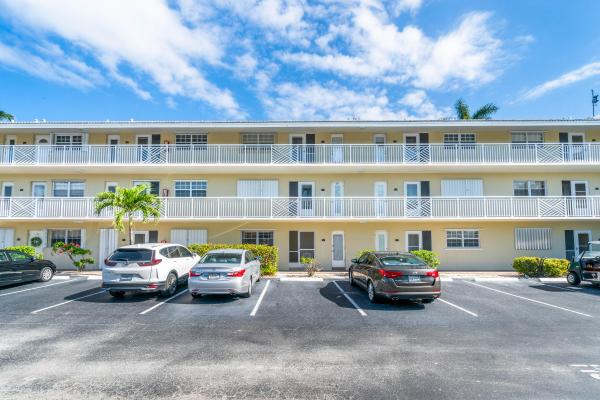 Lighthouse Point Gardens North, 1951 NE 39th St #131, Lighthouse Point, Florida 33064, image 1