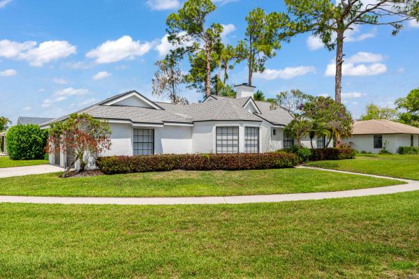 Sugar Pond Manor, 13571 Jonquil Pl, Wellington, Florida 33414, image 3
