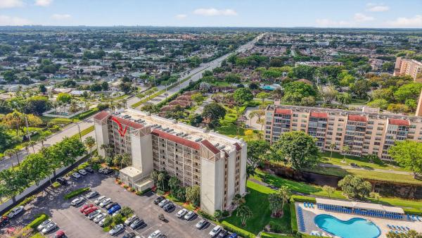 Huntington Lakes 1, 14475 Strathmore Ln #503, Delray Beach, Florida 33446, image 2