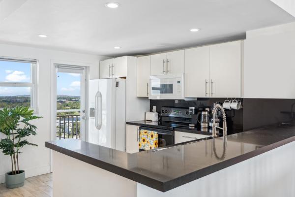 Admiralty Towers Apartments, 750 N Ocean Blvd #1507, Pompano Beach, Florida 33062, image 1