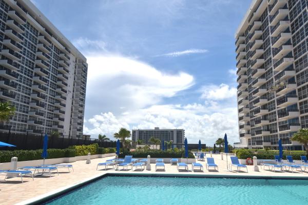 Silver Thatch Atlantic Plaza, 525 N Ocean Blvd #D, Pompano Beach, Florida 33062, image 1