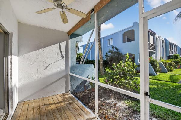 1432 S Lakeside Dr #4, Lake Worth Beach, Florida 33460, image 1
