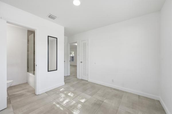 Central Oakland Park, 629 NE 36th St, Oakland Park, Florida 33334, image 1