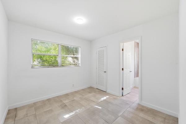 Central Oakland Park, 629 NE 36th St, Oakland Park, Florida 33334, image 1