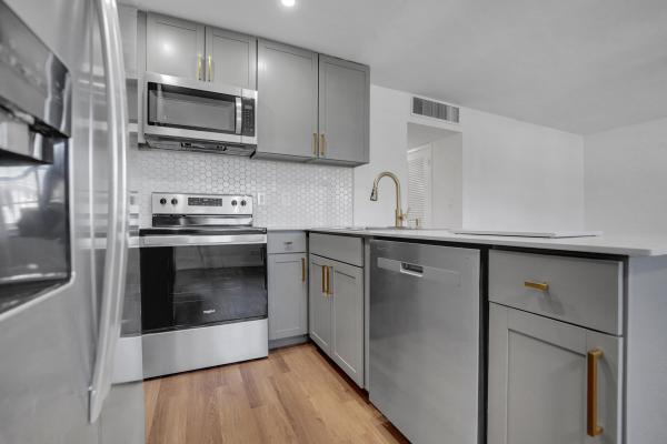 Maybury Mansions, 5203 NE 24th Ter #B-207, Fort Lauderdale, Florida 33308, image 3