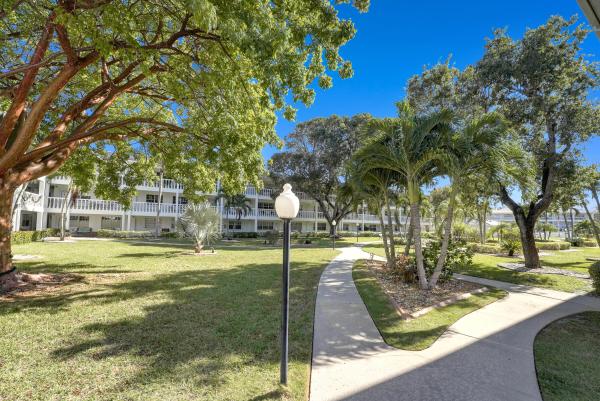 Maybury Mansions, 5203 NE 24th Ter #B-207, Fort Lauderdale, Florida 33308, image 1