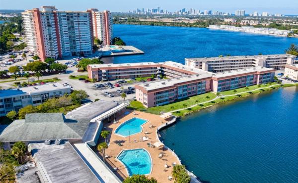 18555 NE 14th Ave #709, Unincorporated Dade County, Florida 33179, image 1