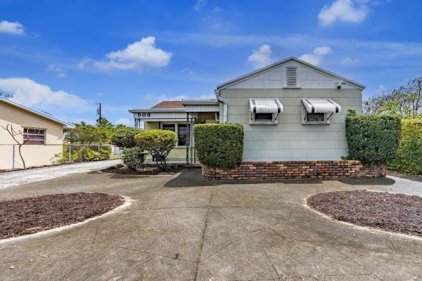 Lake Worth Town, 508 S B St, Lake Worth Beach, Florida 33460, image 1