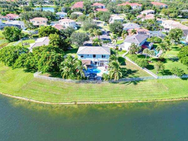 Indianwood Village, 6025 Indian Forest Cir, Lake Worth Beach, Florida 33463, image 1