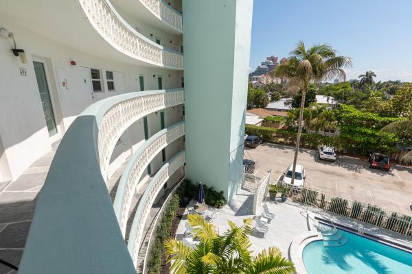 Le Cercle By The Beach, 3250 NE 28th St #404, Fort Lauderdale, Florida 33308, image 2