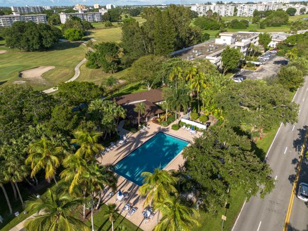 Palm-Aire Country Club 3, 3051 S Palm Aire Dr #109, Pompano Beach, Florida 33069, image 3