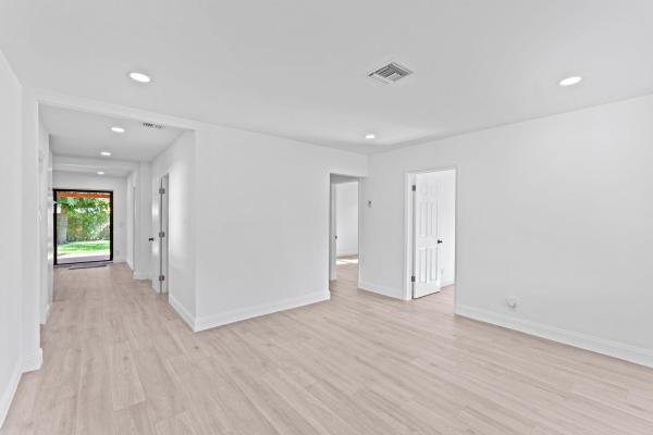 Central Oakland Park, 699 NE 40th St, Oakland Park, Florida 33334, image 3