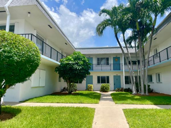 Murry Hills, 3402 Cynthia Ln #205, Lake Worth Beach, Florida 33461, image 3