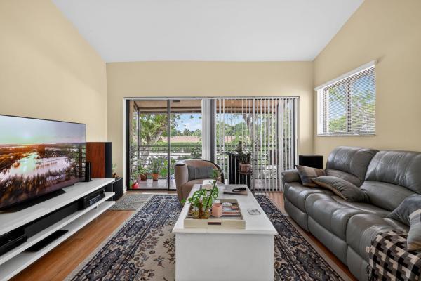 South Lake At Dos Lagos, 4 Vía De Casas Sur #202, Boynton Beach, Florida 33426, image 1