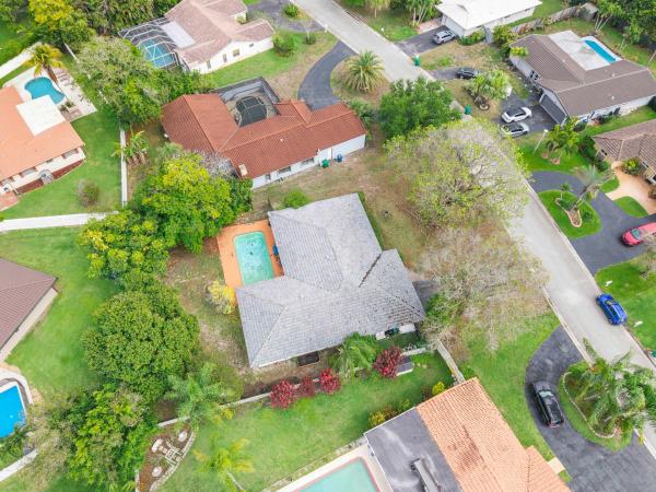 Chevy Chase, 10601 NW 43rd Ct, Coral Springs, Florida 33065, image 2