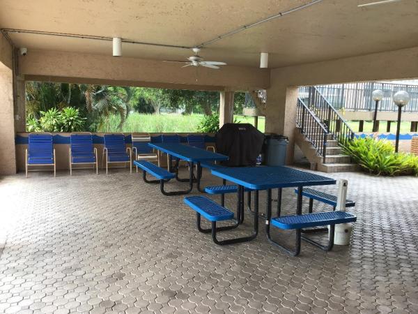 Palm Lakes, 7300 Lake Circle Dr #404, Margate, Florida 33063, image 1