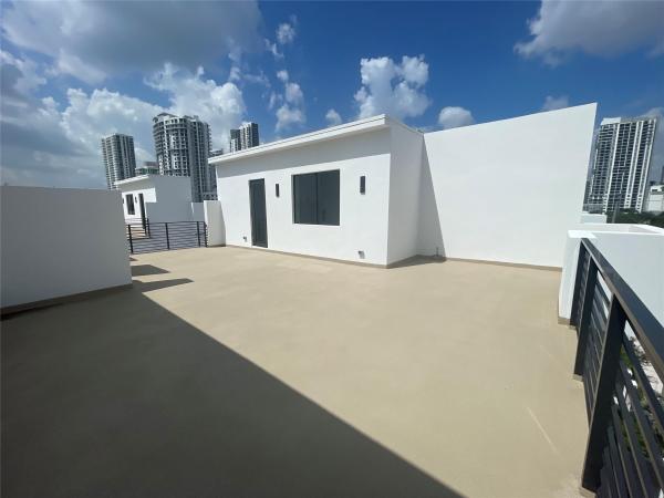 804 NE 2nd St, Fort Lauderdale, Florida 33301, image 1