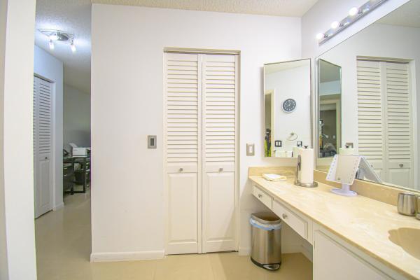 The Horizons Of Boca Lago, 8334 Cypress Ln #1a, Boca Raton, Florida 33433, image 1