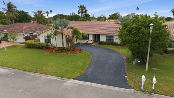 Oakwood, 10108 NW 1st Mnr, Coral Springs, Florida 33071, image 1