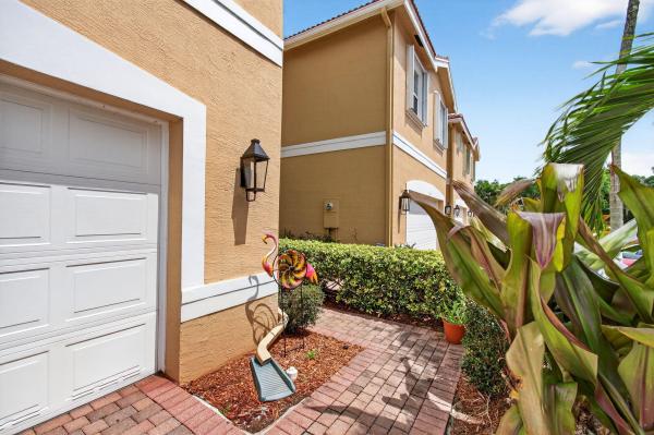 Greystone, 7541 Spatterdock Dr, Boynton Beach, Florida 33437, image 1