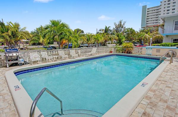 Rio Mar, 3232 Canal Dr #18, Pompano Beach, Florida 33062, image 2