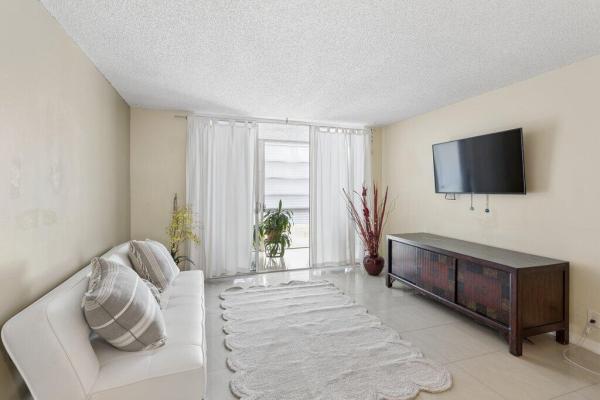 Cypress Chase North, 3141 NW 47th Ter #124, Lauderdale Lakes, Florida 33319, image 2