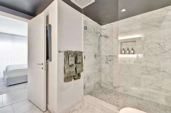 Tiffany House, 401 N Birch Rd #409, Fort Lauderdale, Florida 33304, image 2