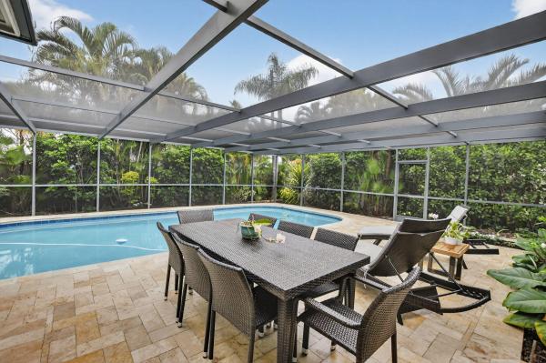 Boca Raton Square, 943 SW 7th St, Boca Raton, Florida 33486, image 2