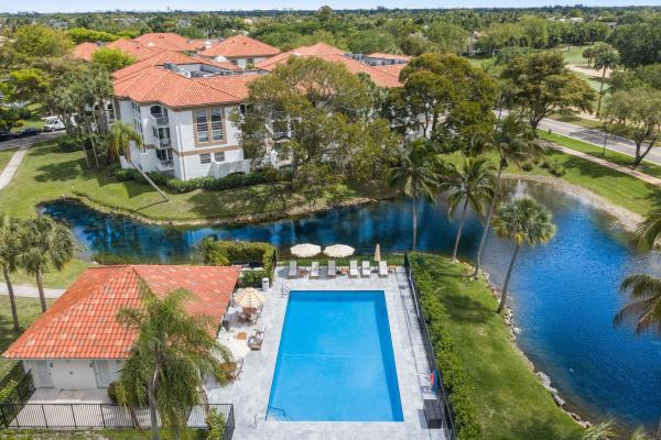 The Gardens In The Grove, 7370 Orangewood Ln #302, Boca Raton, Florida 33433, image 2