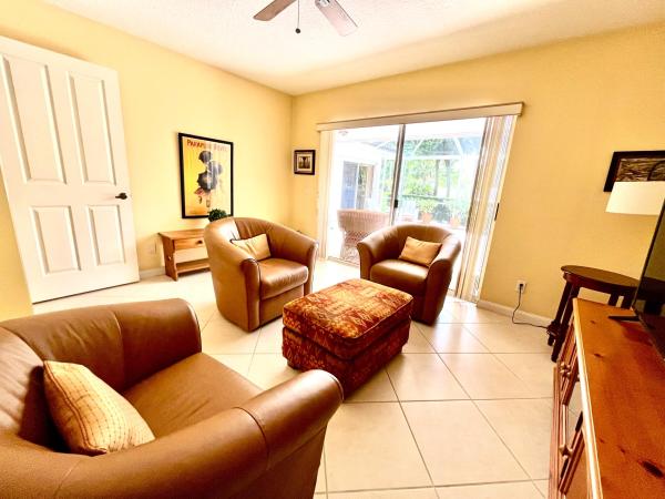 Sun Terrace At The Oaks, 604 Silverleaf Oak Ct, Palm Beach Gardens, Florida 33410, image 1