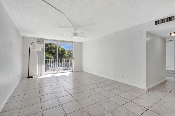 Breakwaters Of The Palm Beaches, 500 Executive Center Dr #3J, West Palm Beach, Florida 33401, image 1